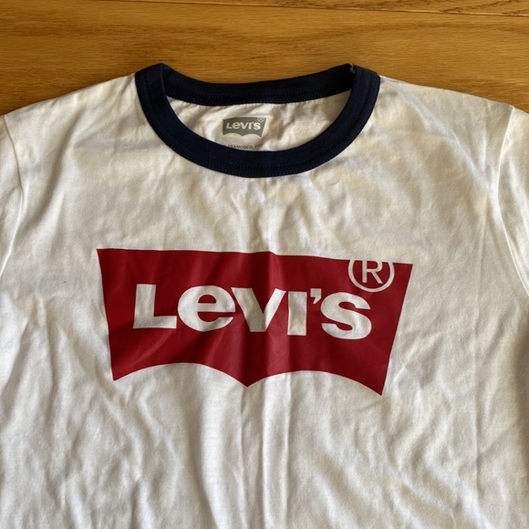 Levi's Boys' Classic Batwing T-Shirt - Picture 10 of 13